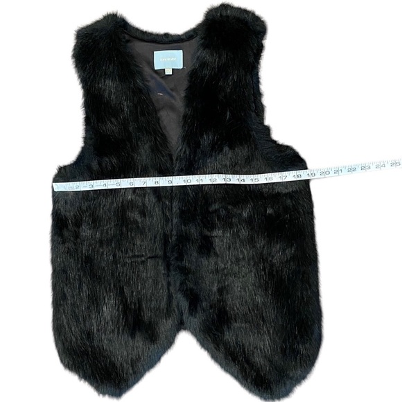SKIES ARE BLUE Faux Fur Vest - Picture 3 of 9